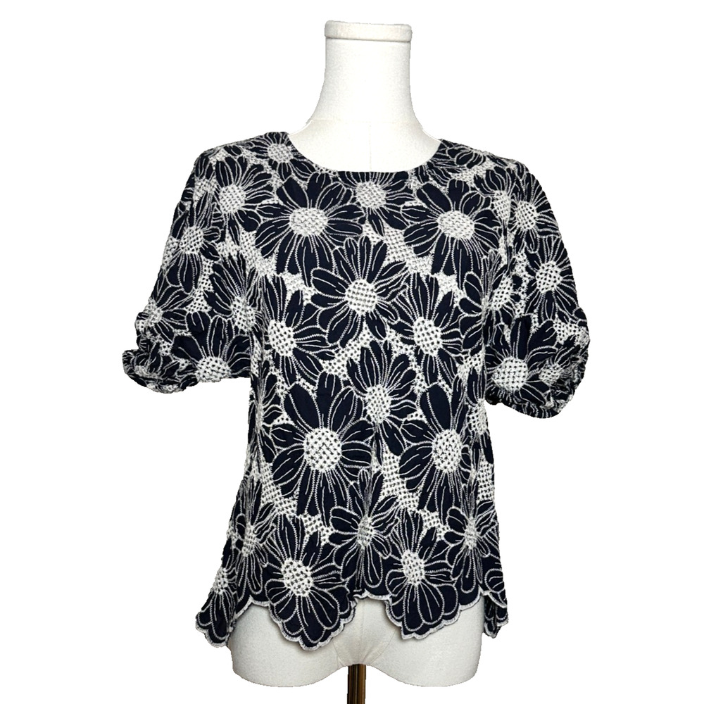 Solitaire Embroidered Lace Scalloped Puff Sleeve Black White Blouse Small